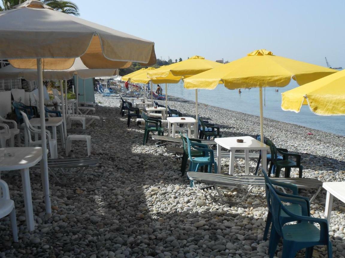 Horizon Aktaion Aparthotel Kalamata Exterior photo